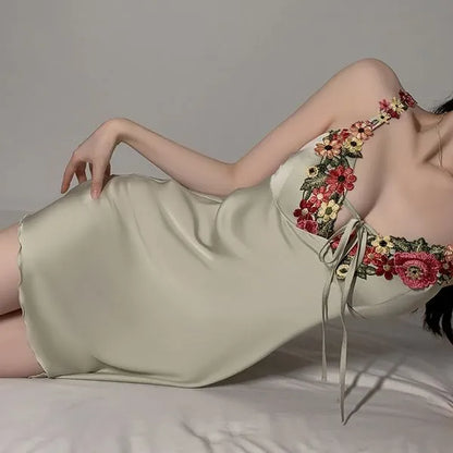 embroidered-flower-bra-pad-satin-nightdress-ppflingerie