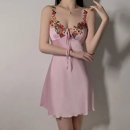 embroidered-flower-bra-pad-satin-nightdress-ppflingerie